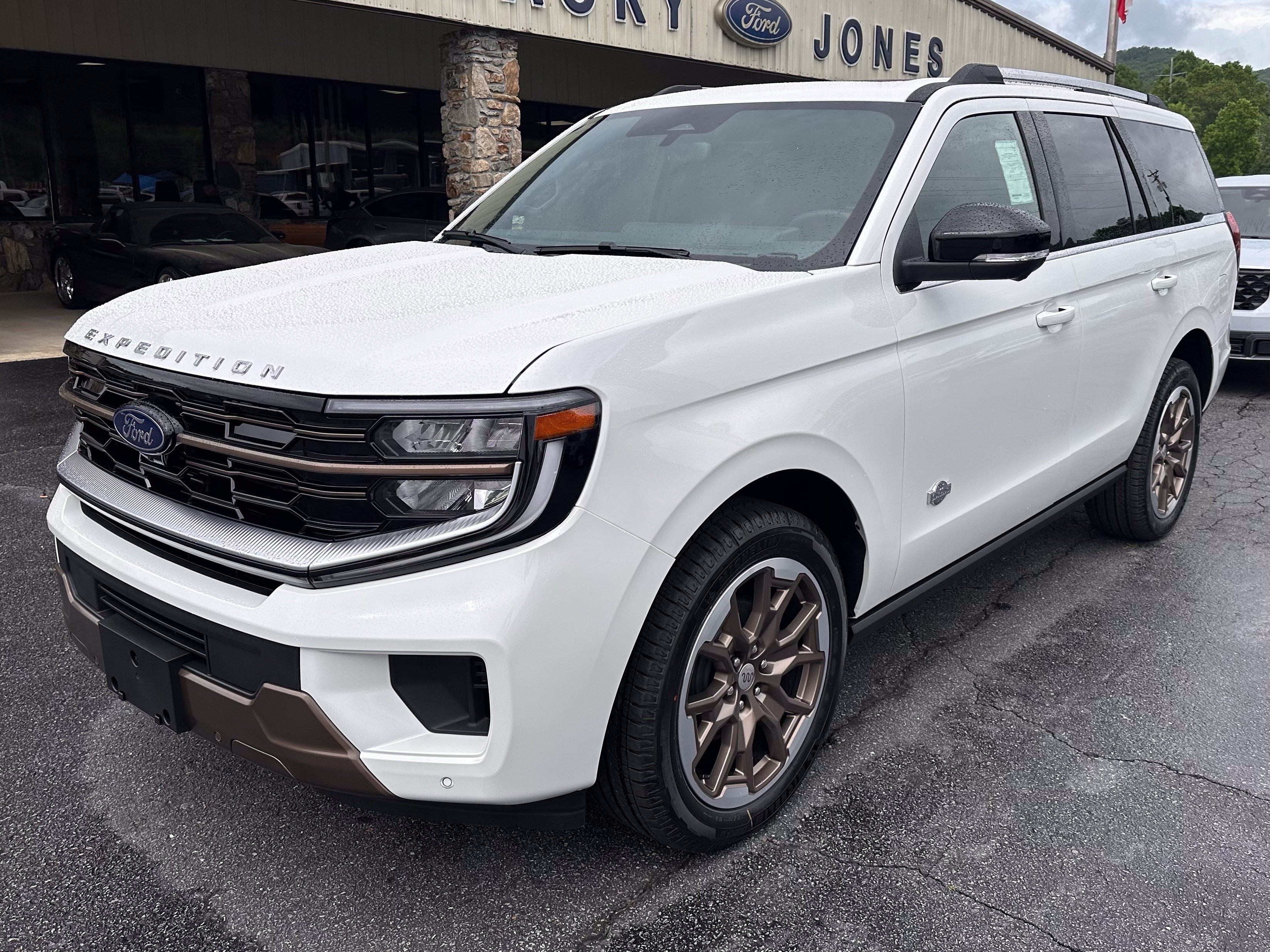 New 2026 Star White Metallic Tri-Coat Ford King Ranch® image 2