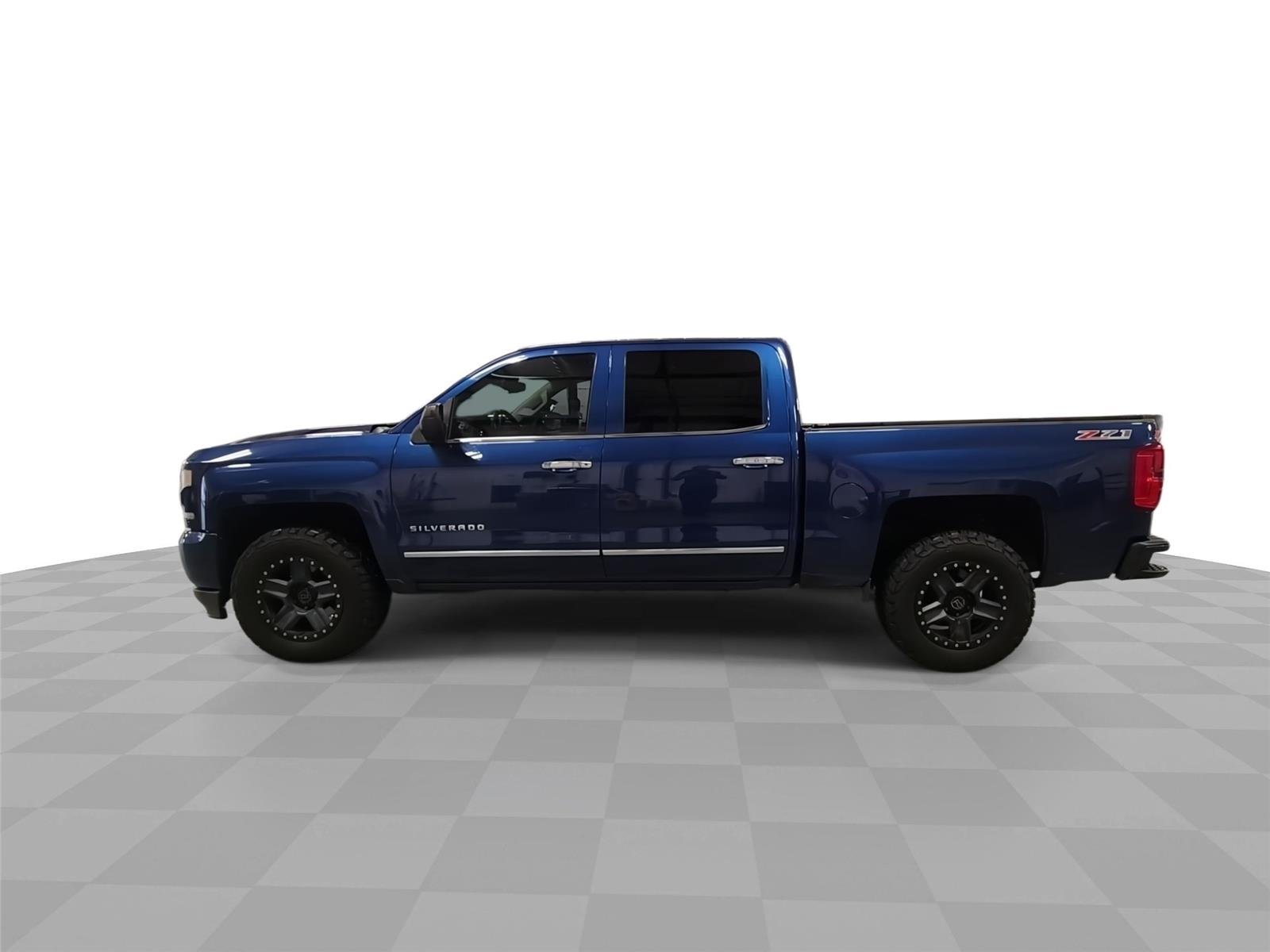 Used 2016 DEEP OCEAN BLUE METALLIC Chevrolet LTZ image 5