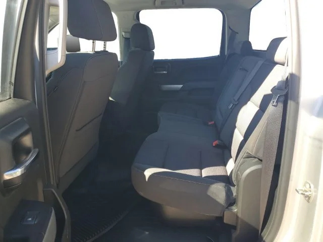 Used 2018 SILVER ICE METALLIC Chevrolet LT image 24