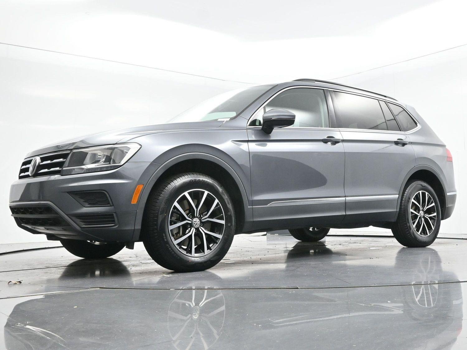 Used 2021 Platinum Gray Metallic Volkswagen SE image 41