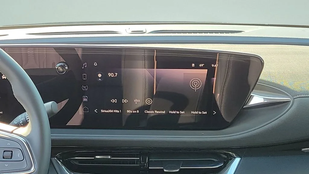 New 2026 White Frost Tricoat Buick Avenir image 17