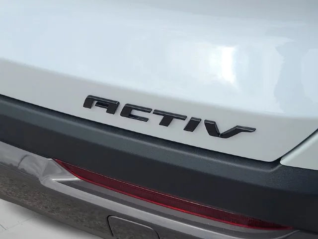New 2027 Polar White Tricoat Chevrolet ACTIV image 36