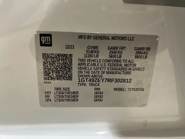 Certified Used 2024 White GMC AT4X image 31