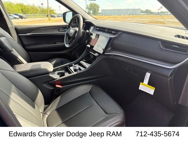 New 2027 Fathom Blue Pearlcoat Jeep Limited image 30