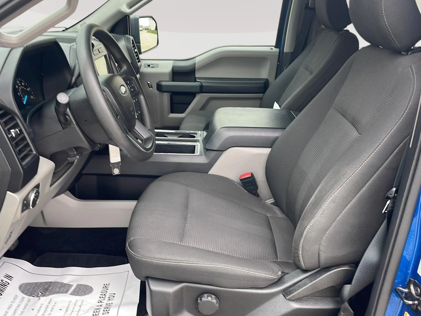 Used 2018 Lightning Blue Ford XL image 9