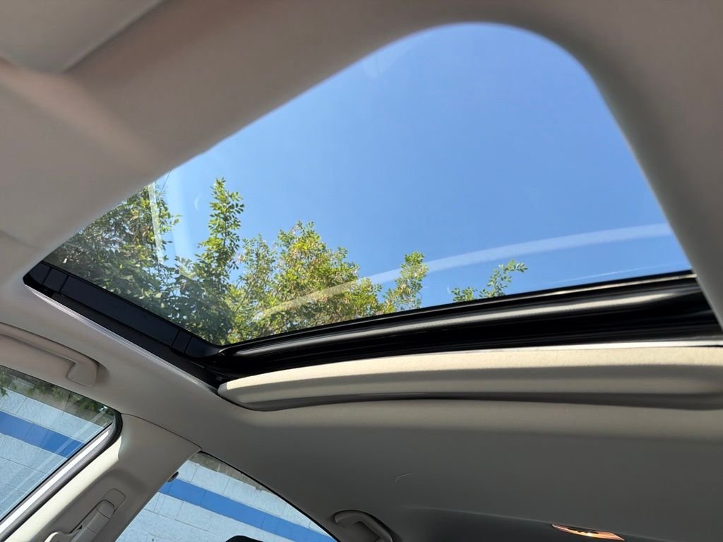 Certified Used 2019 White Orchid Pearl Honda Touring image 11