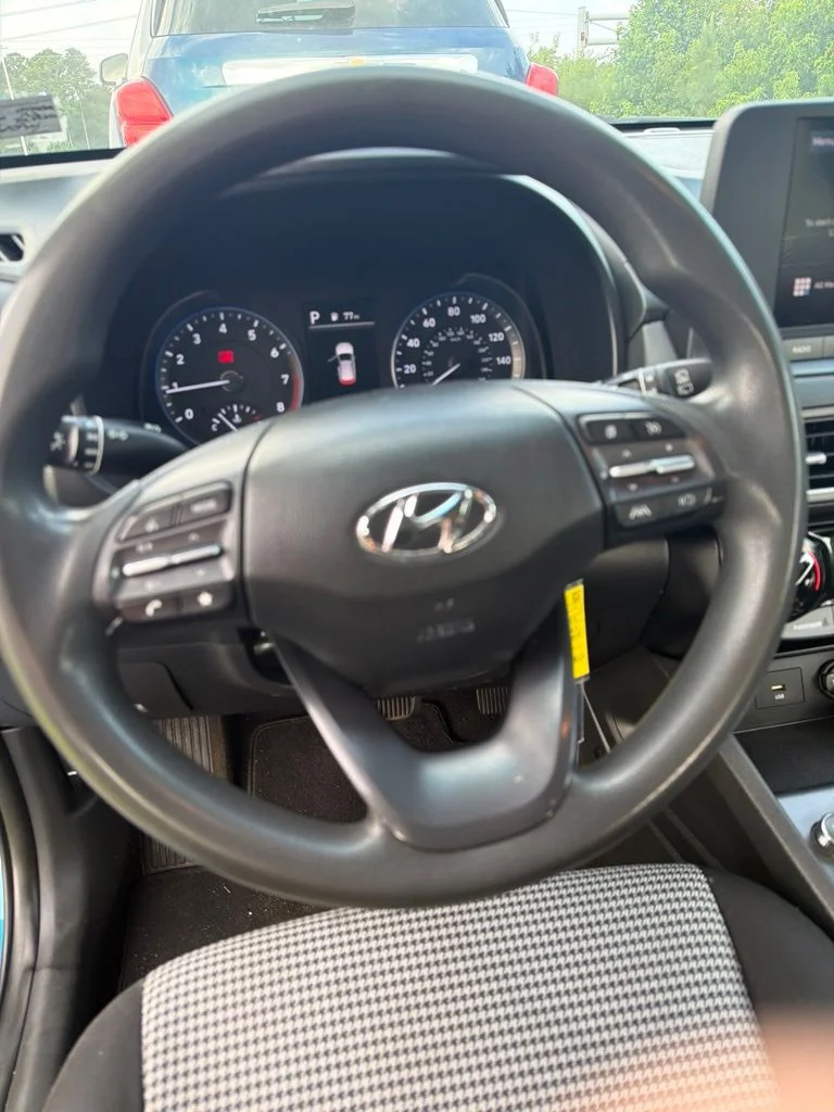 Used 2023 Green Hyundai SE image 15