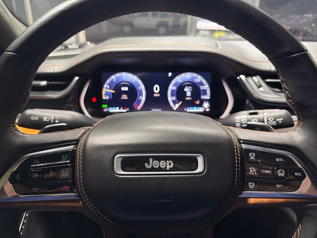 Used 2023 White Jeep Summit Reserve image 34