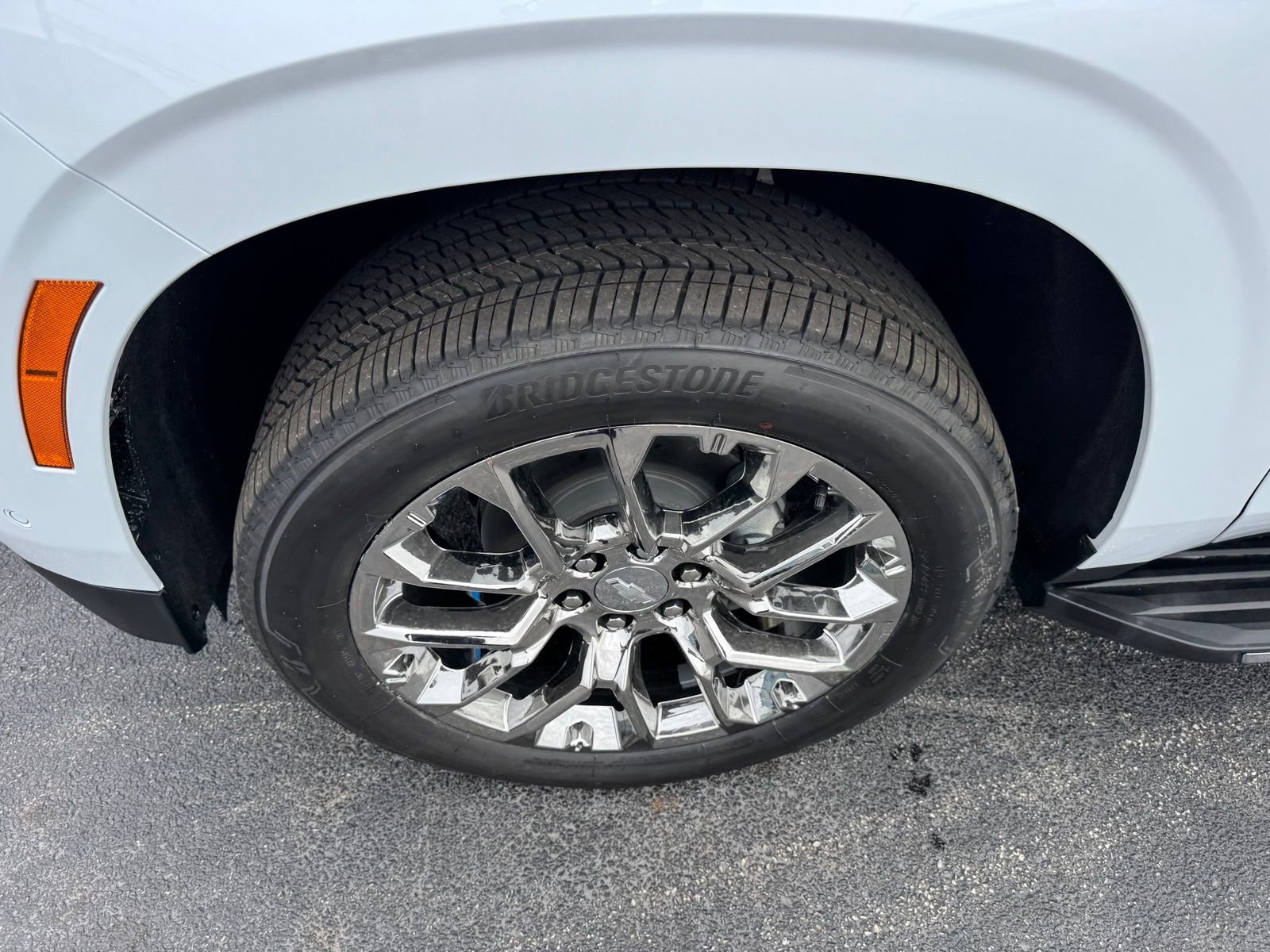New 2026 Polar White Tricoat Chevrolet High Country image 8