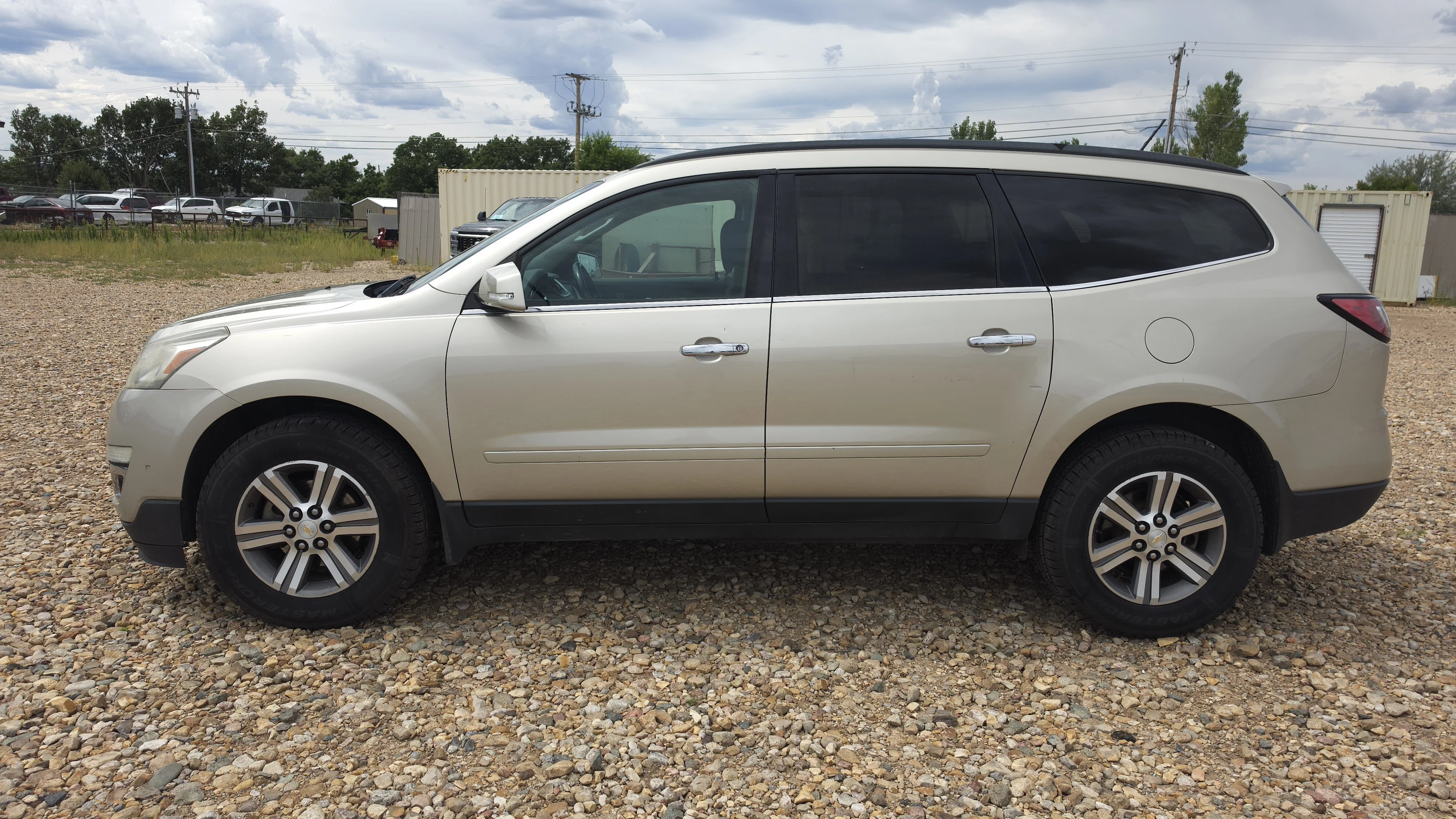 Used 2015 Chevrolet Traverse 2LT with VIN 1GNKVHKD9FJ319268 for sale in Belle Fourche, SD