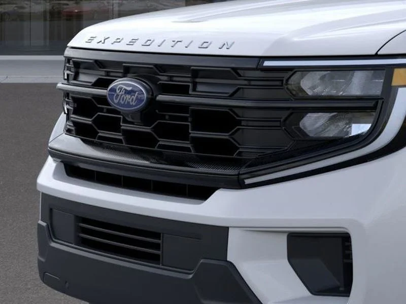 New 2025 Oxford White Ford Active image 17