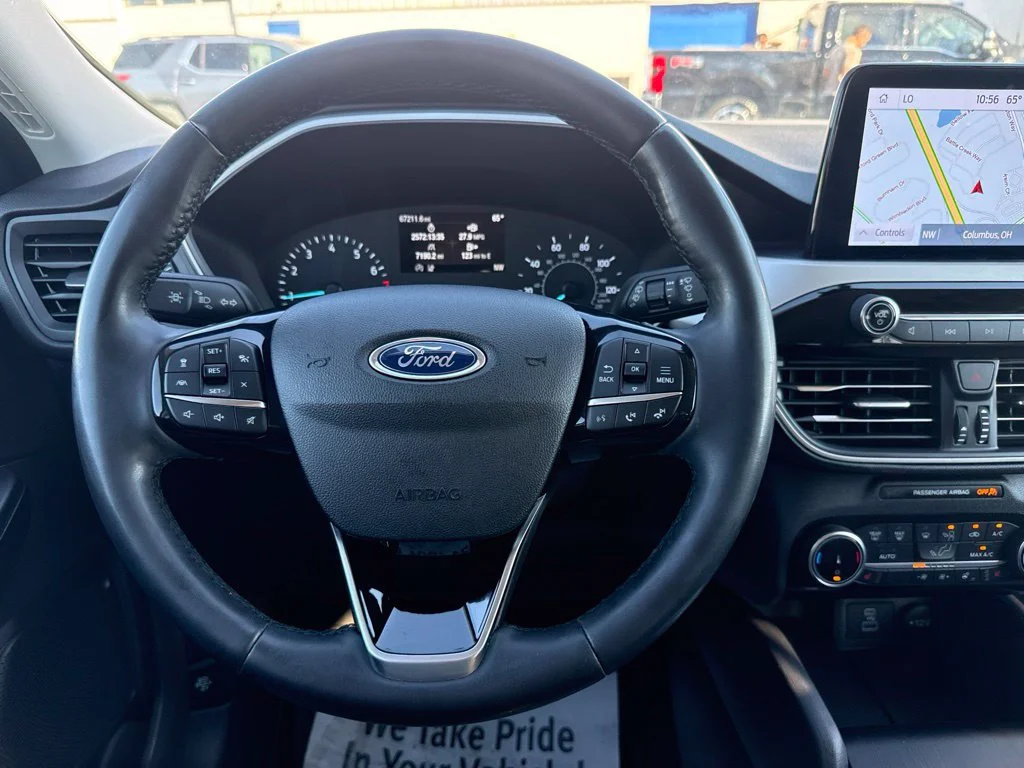 Certified Used 2022 White Metallic Ford SE image 22