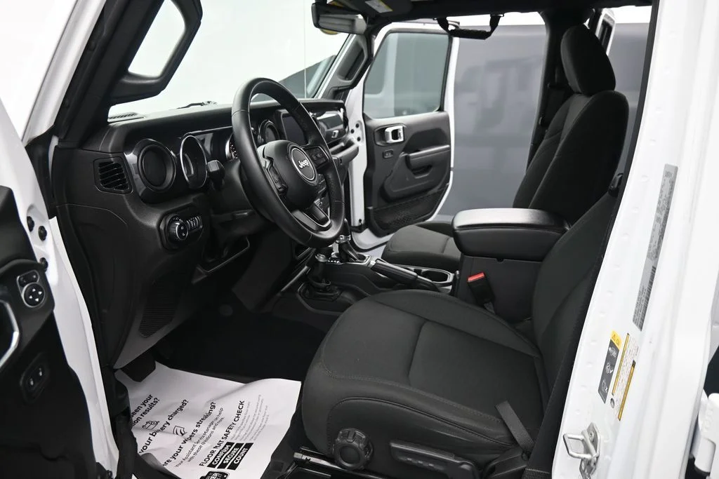 Used 2022 White Jeep Sport image 16