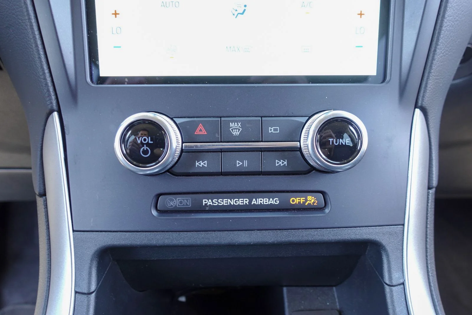 Used 2022 Blue Metallic Ford SE image 23