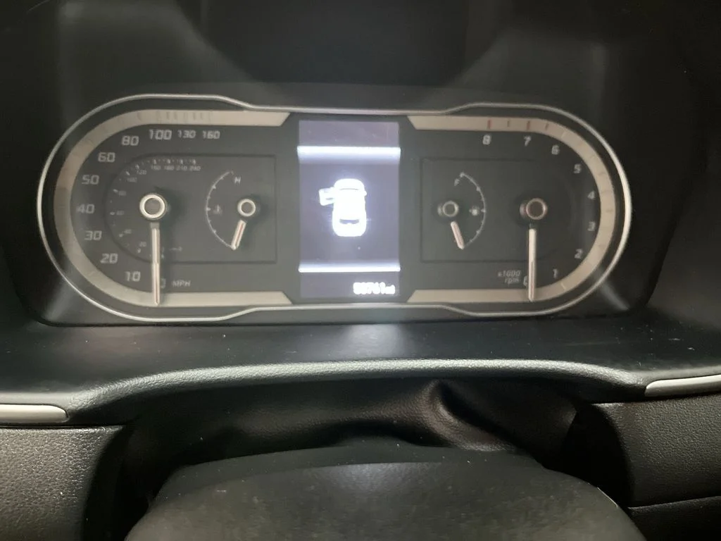 Used 2023 White Hyundai SEL image 15
