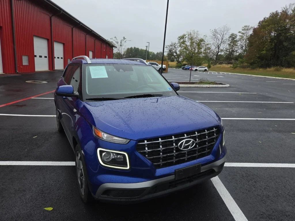 Used 2022 Blue Hyundai Limited image 1