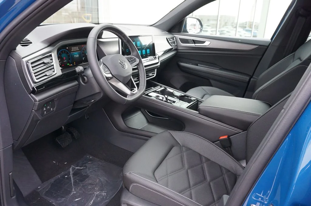 New 2026 Blue Volkswagen 2.0T SE w/Technology image 9