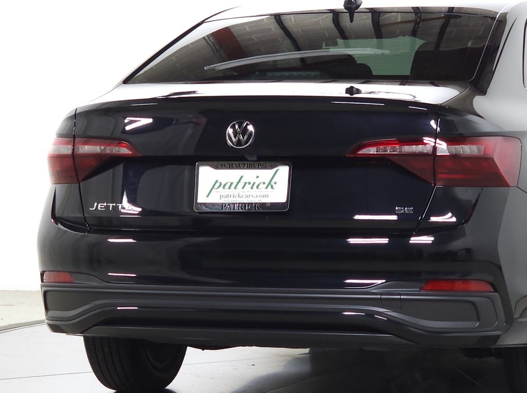 Used 2023 Deep Black Pearl Volkswagen 1.5T SE image 9