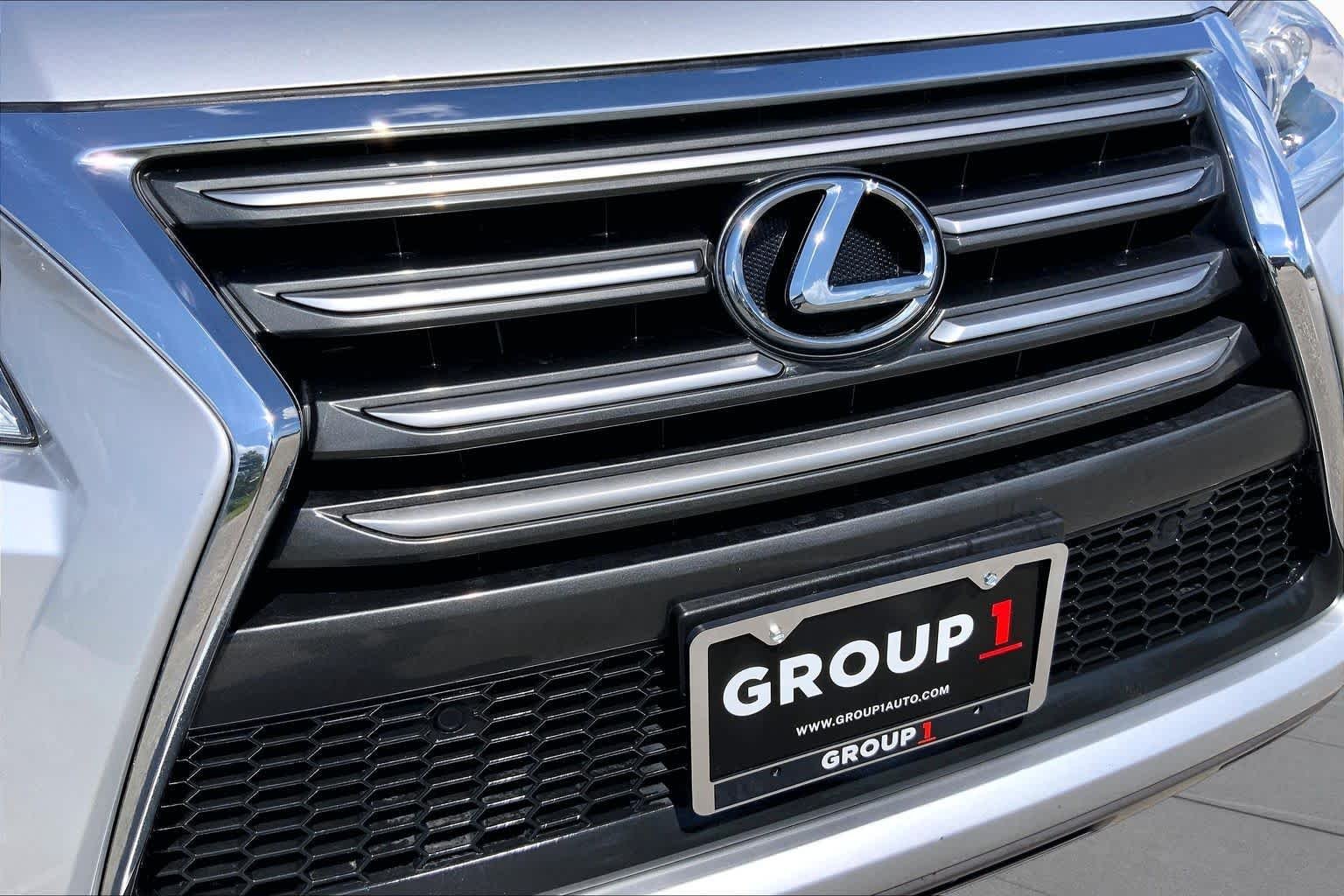 Used 2015 Silver Lining Metallic Lexus  image 29