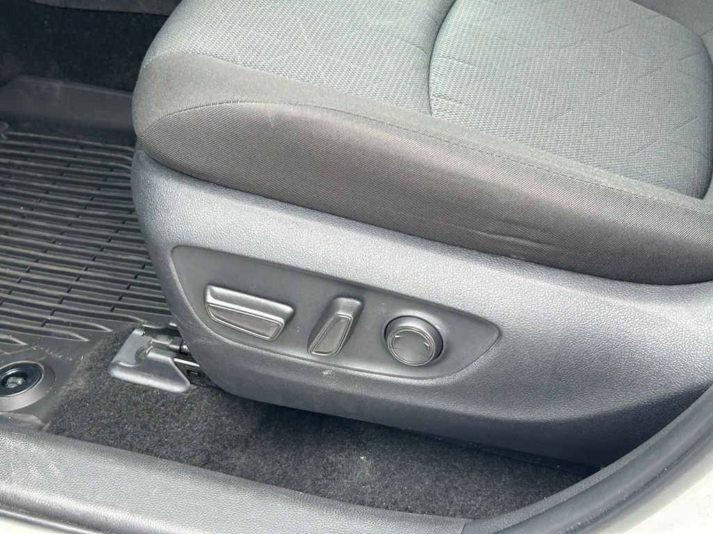 Used 2025 White Toyota XLE image 17