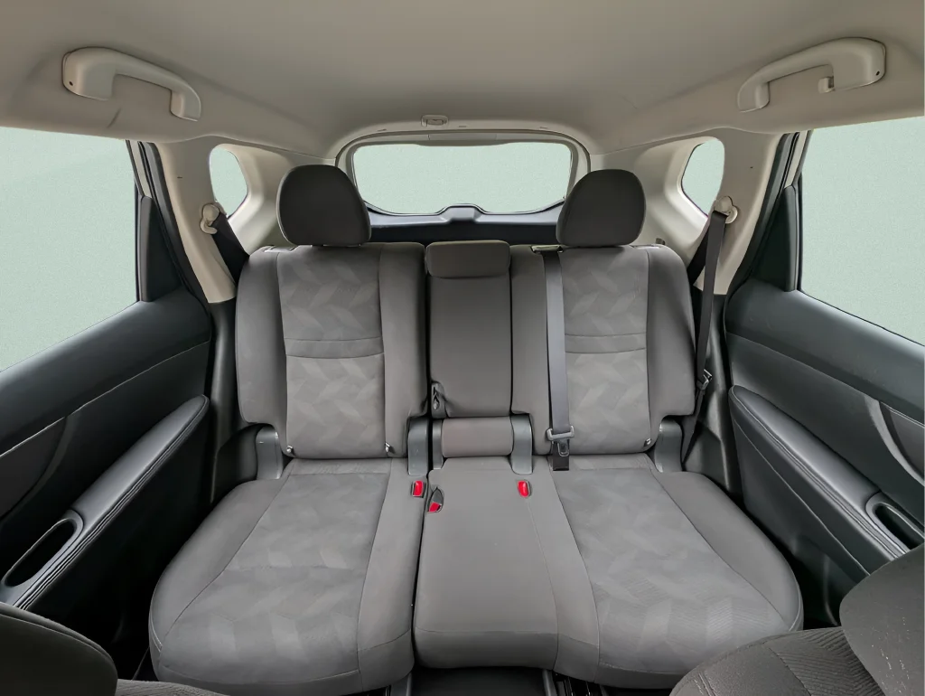 Used 2016 Gray Nissan SV image 37