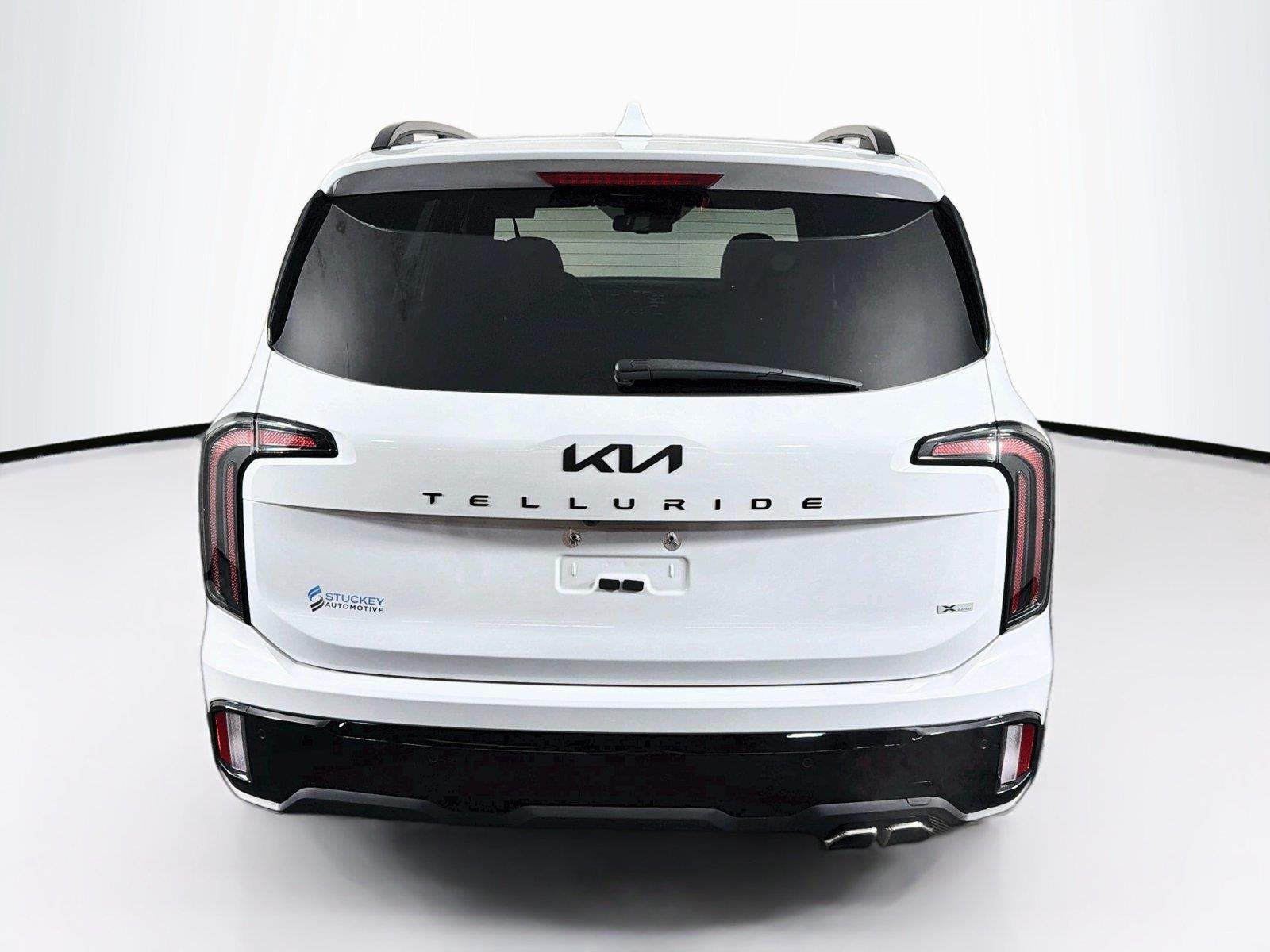 Used 2025  Kia EX X-Line image 10