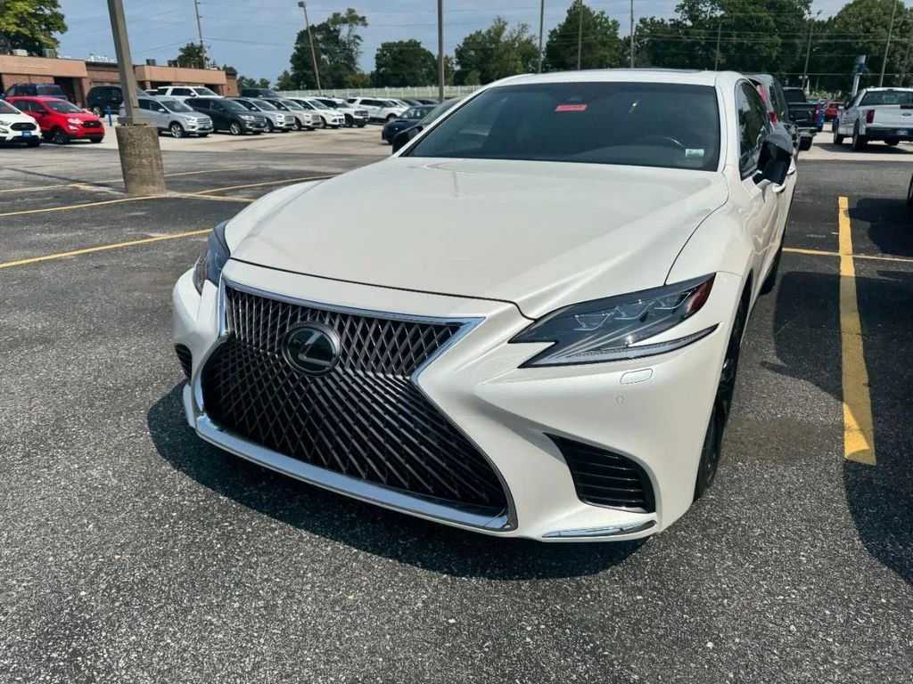Used 2018 Ultra White Lexus 500 Base image 5