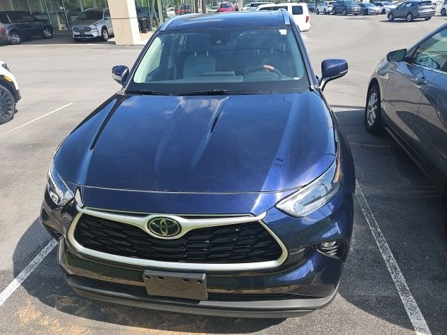 Used 2021 Blue Toyota XLE image 3