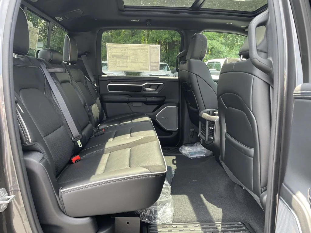 New 2026 Granite Crystal Metallic Clear-Coat Exterior Paint RAM Laramie image 19