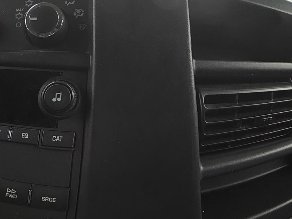 2025 Chevrolet Express Cargo Work Van - Photo 10