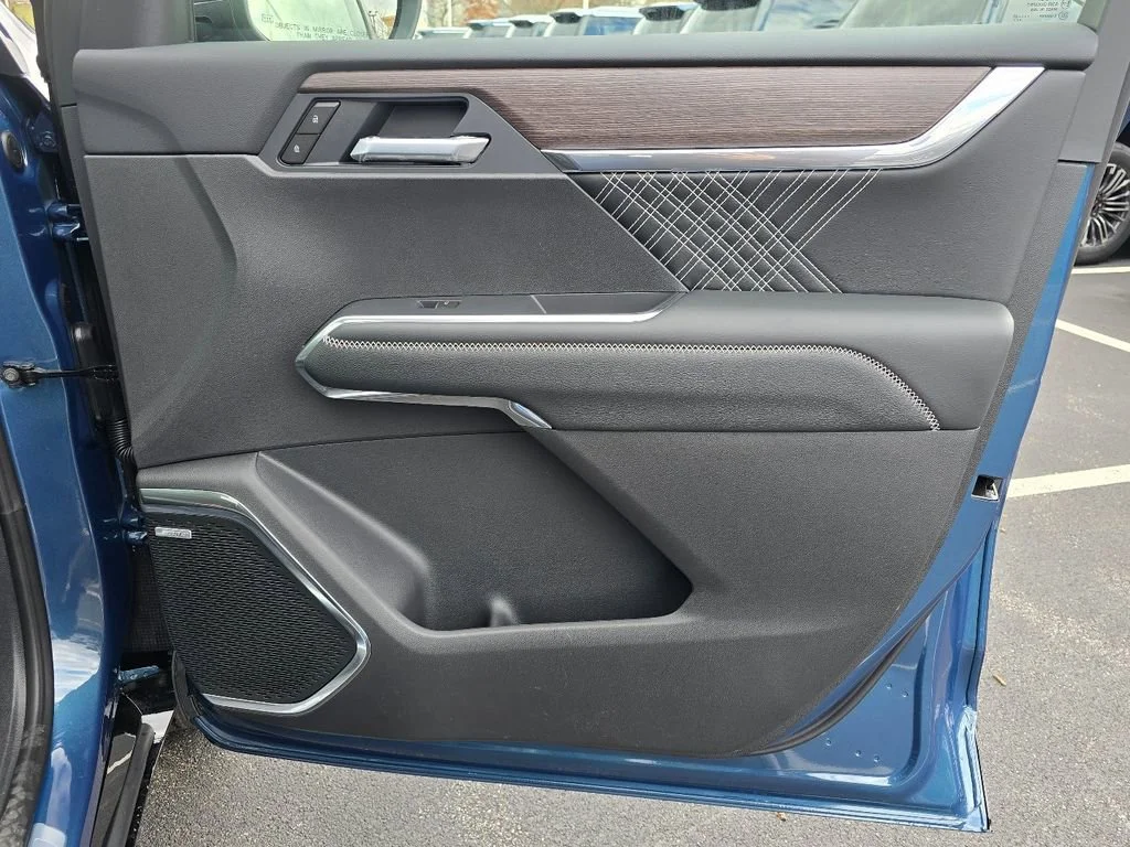 2026 GMC Acadia Denali - Photo 35