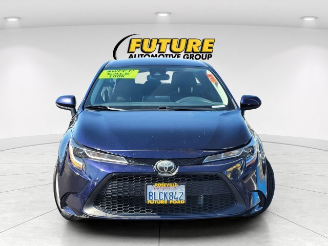 Used 2020  Toyota LE image 2