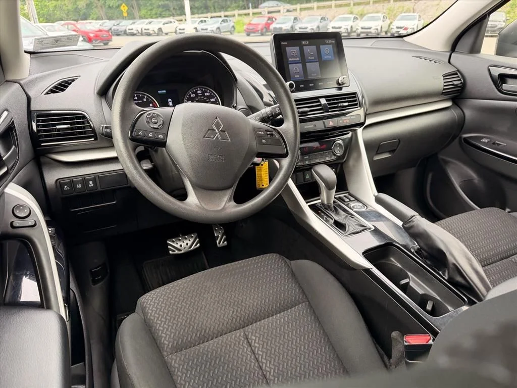 Used 2022 Silver Mitsubishi LE image 7