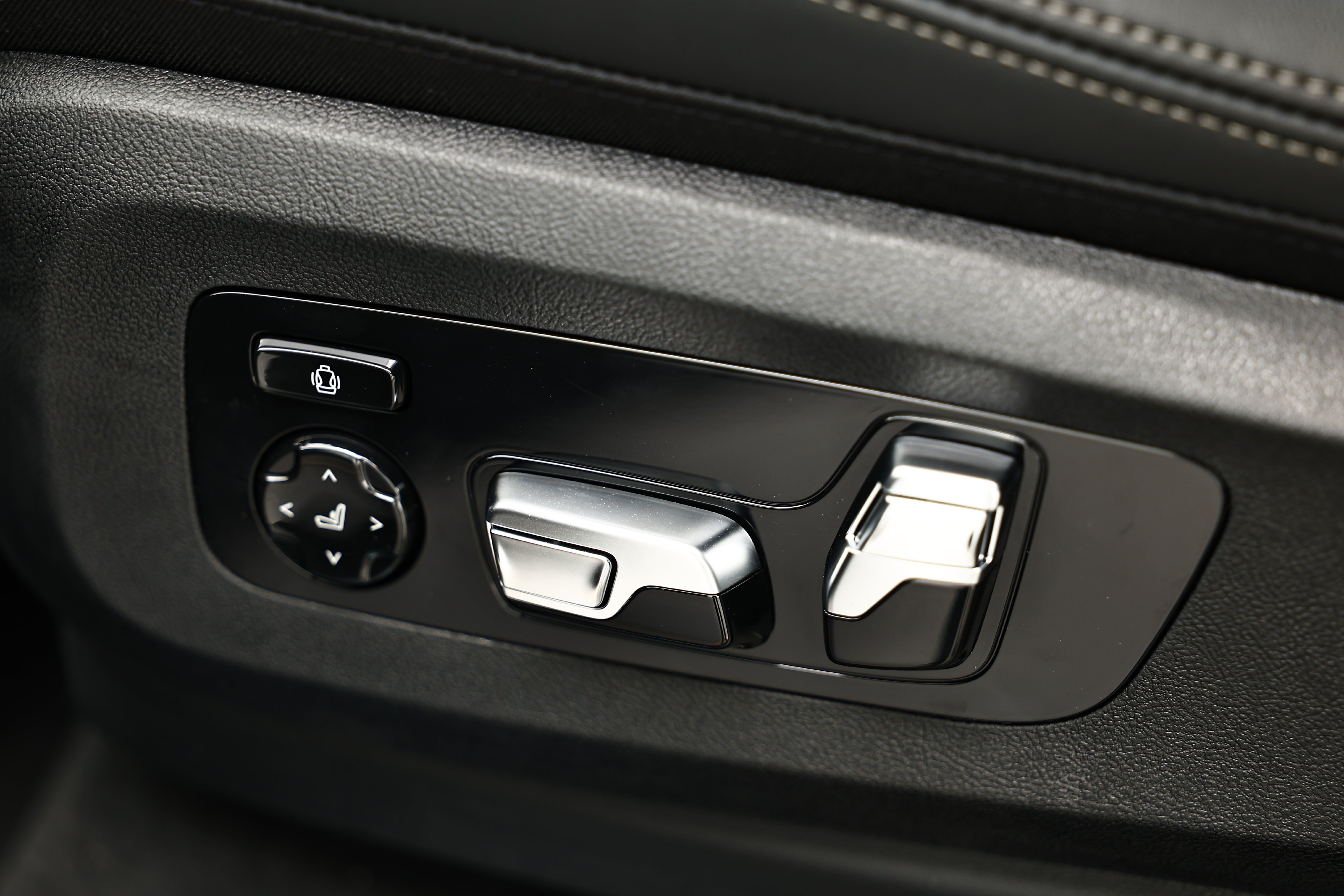 New 2027 Carbon Black Metallic BMW xDrive40i image 22