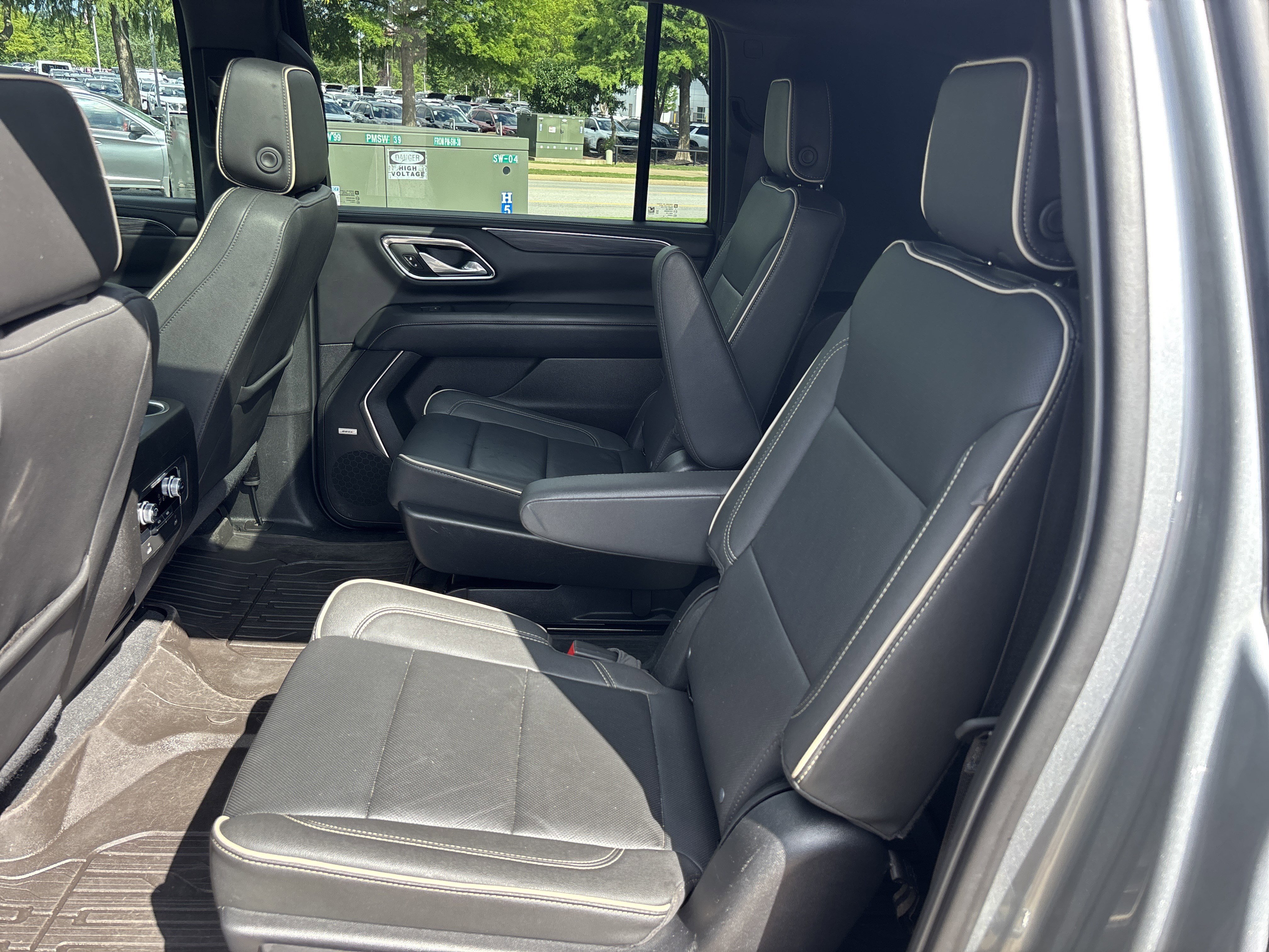 Used 2023 Sterling Metallic GMC SLT 4WD image 19