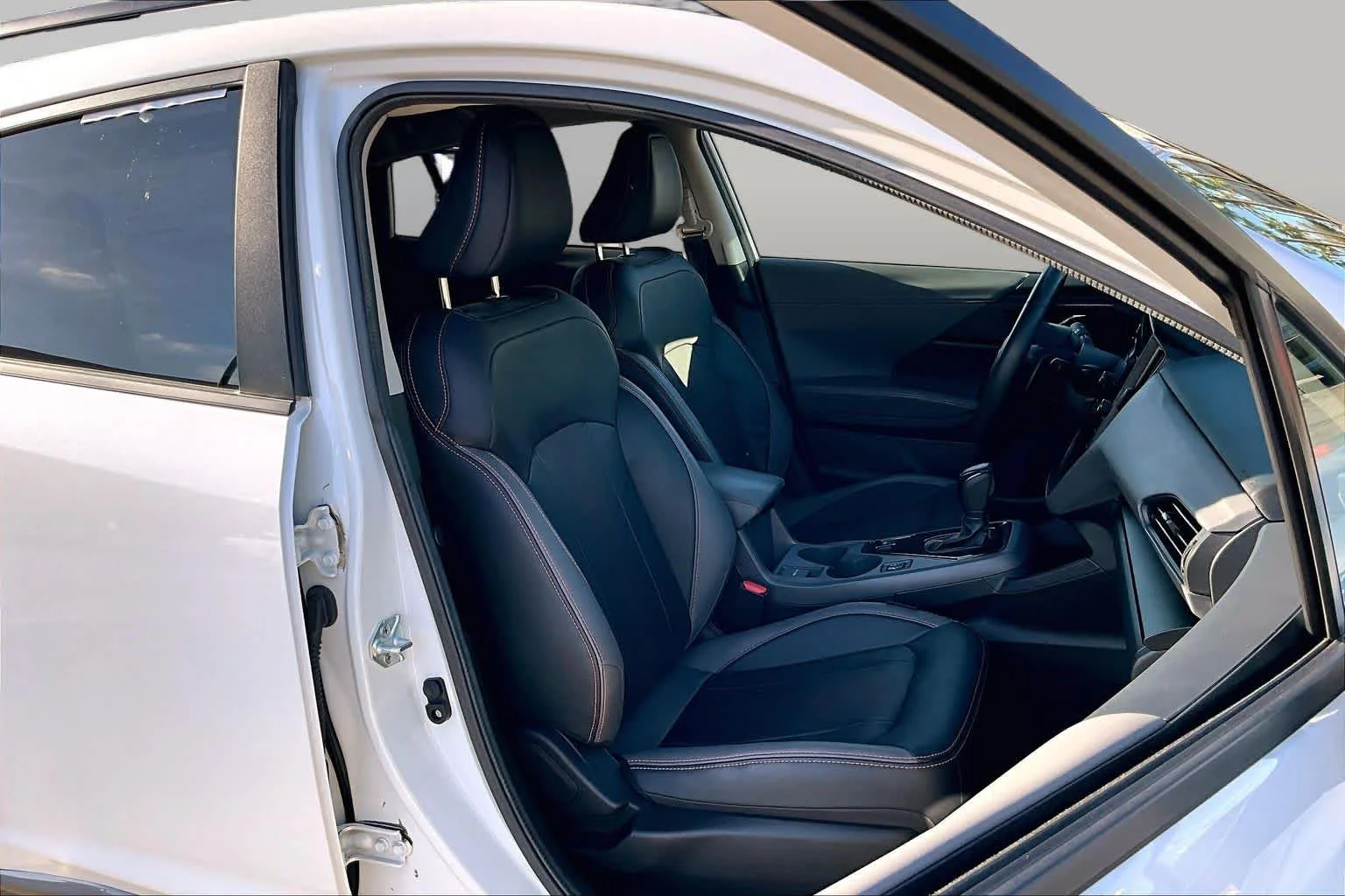 Used 2024 Crystal White Pearl Subaru Limited image 8