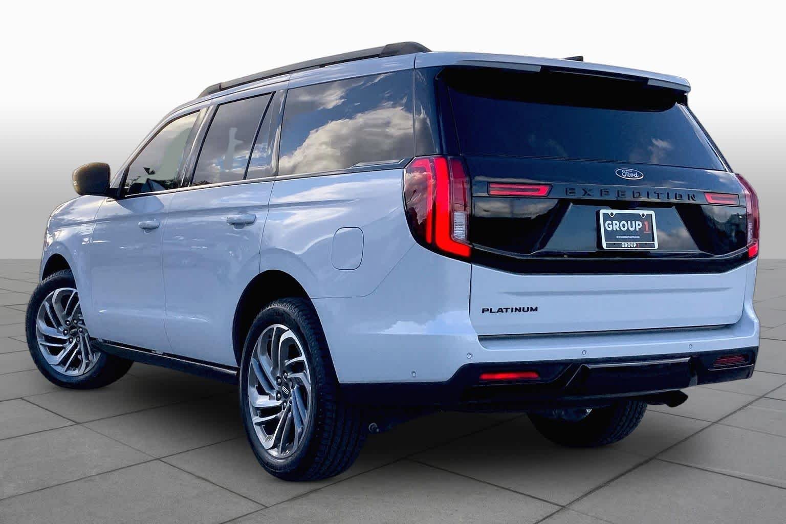 Used 2025 Space Silver Ford Platinum image 12