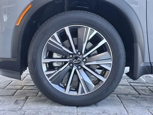 New 2027 HARBOR GRAY INFINITI Luxe FWD image 25
