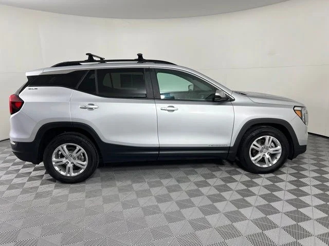 2022 GMC Terrain SLE - Photo 8
