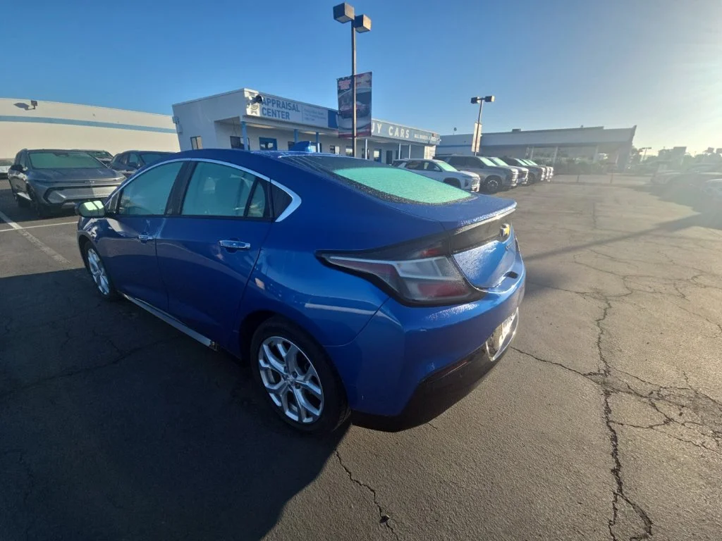 Used 2016 Blue Chevrolet Premier image 5