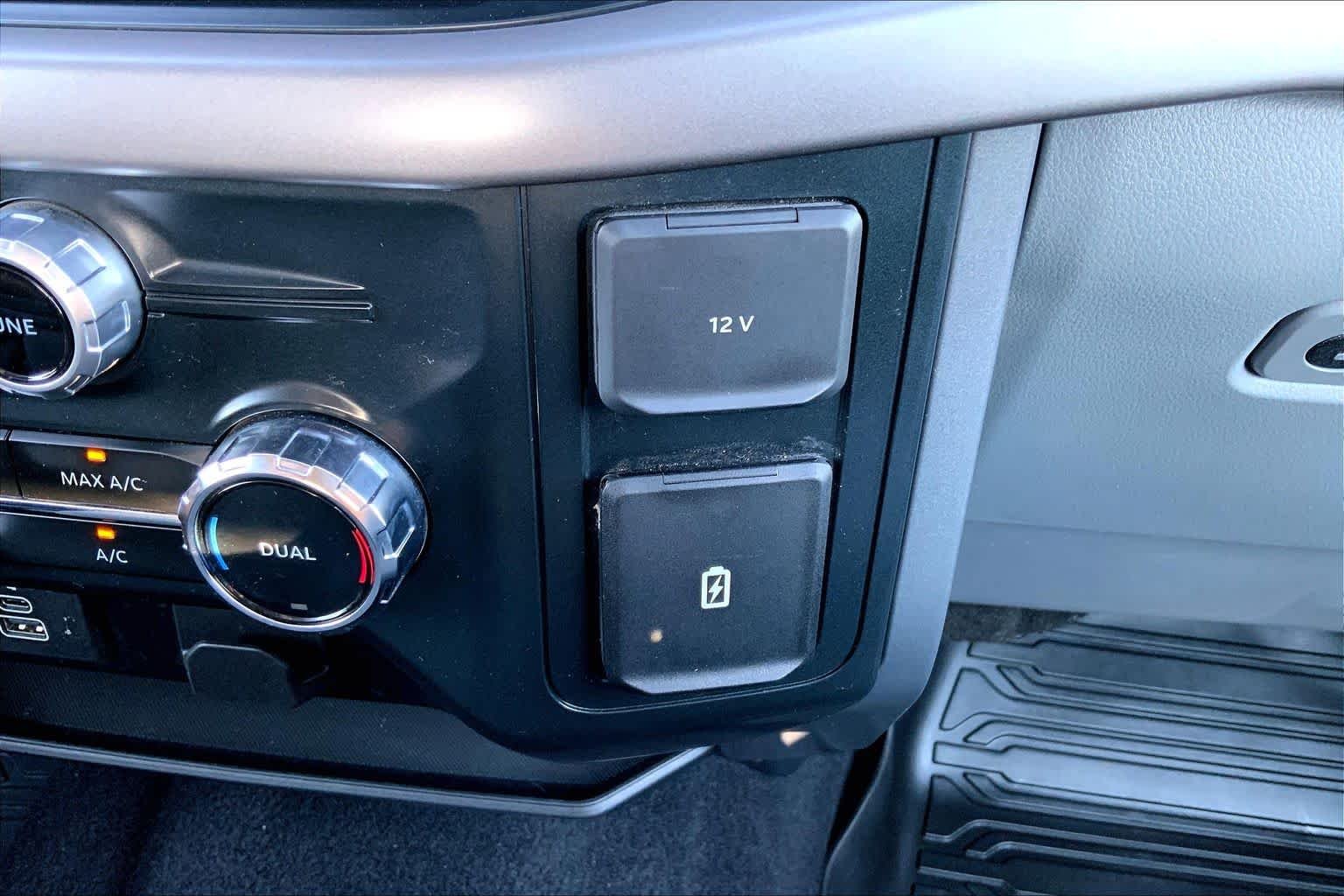 Used 2025 Oxford White Ford XLT image 35