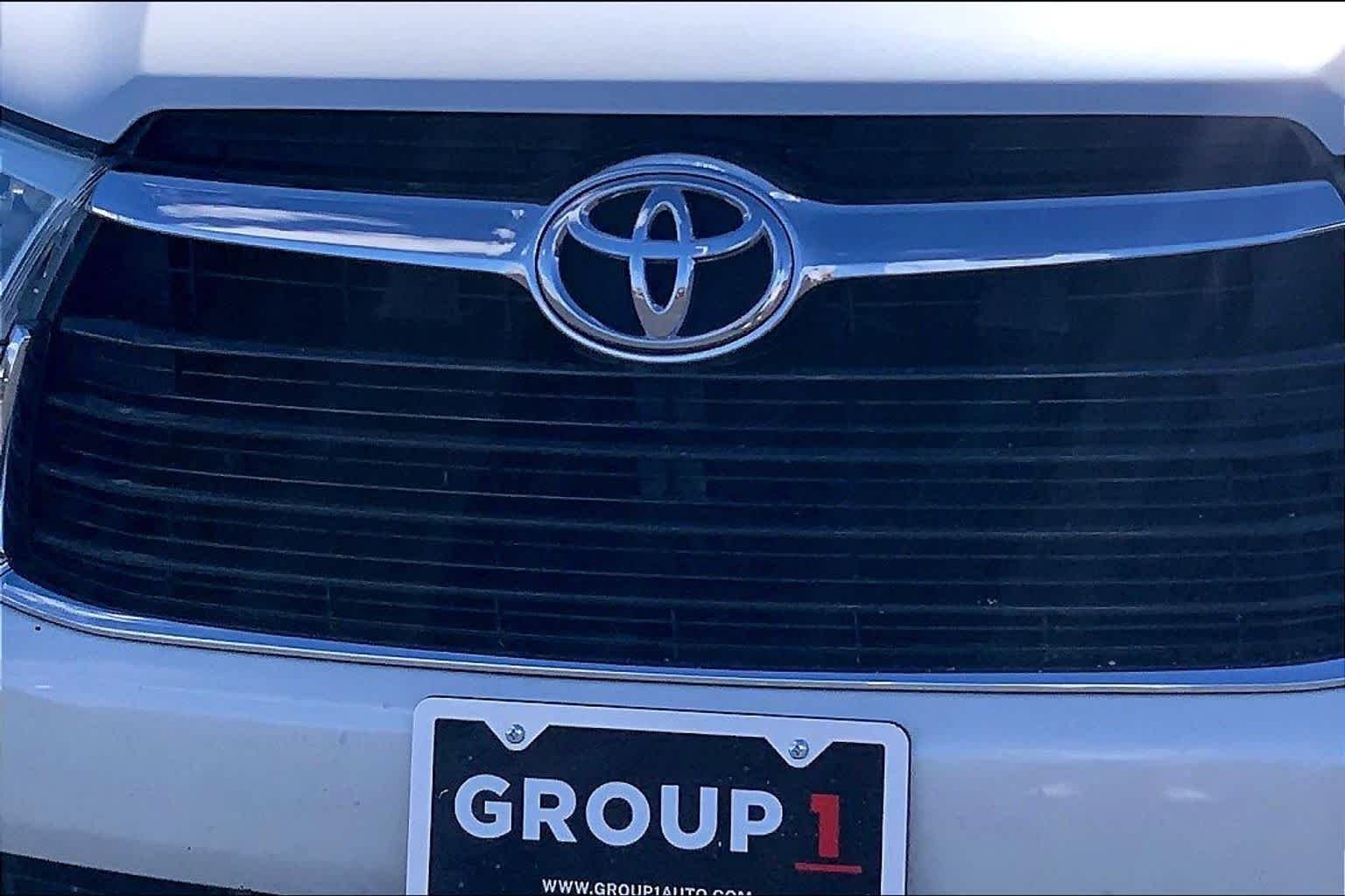 Used 2015 Blizzard Pearl Toyota XLE image 30