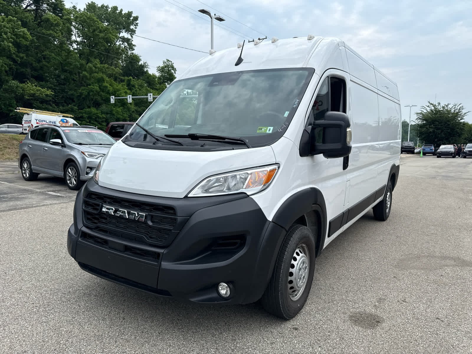 Used 2024 Whi/white Ram Tradesman image 3
