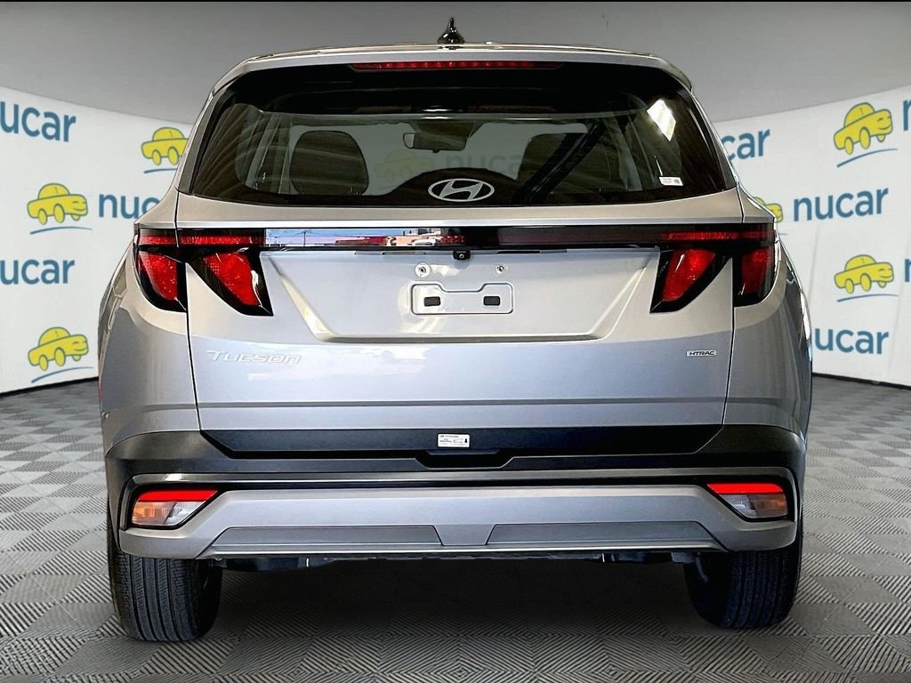 Used 2025 Silver Hyundai SE image 5