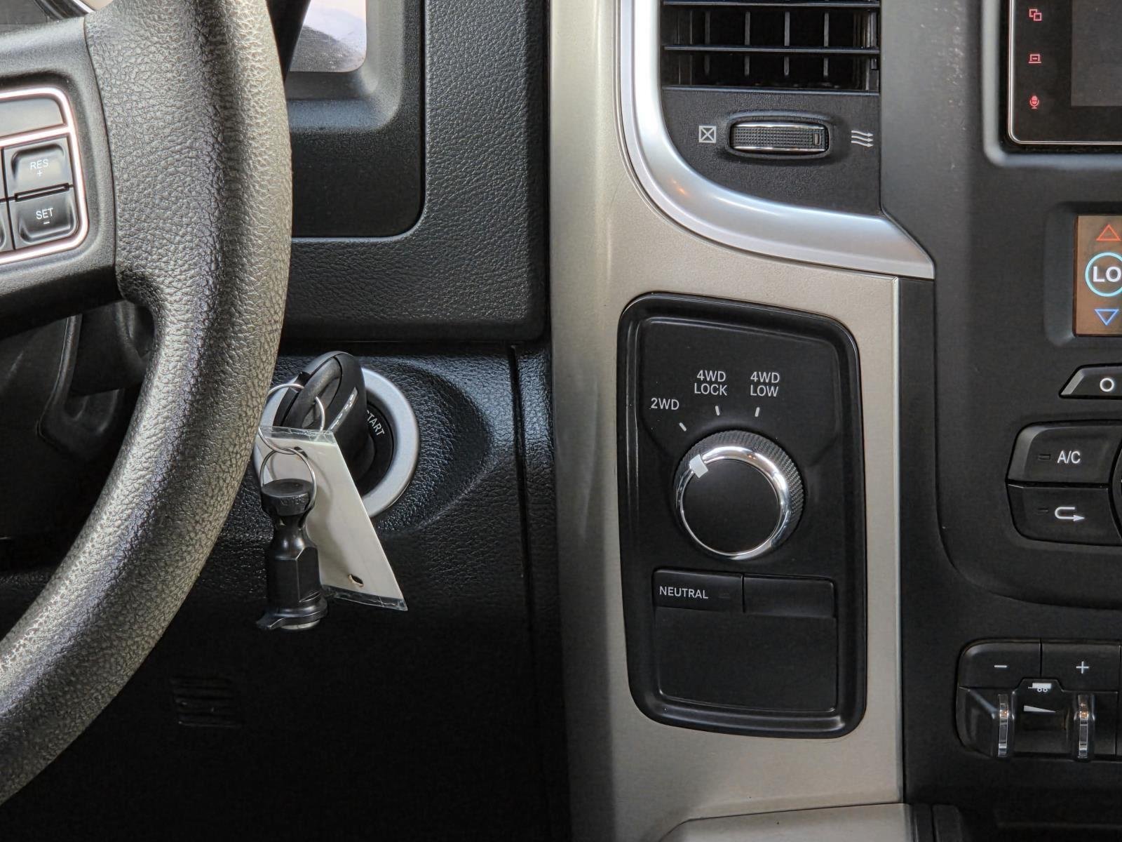 Used 2015 Bright White Clearcoat Ram SLT image 18