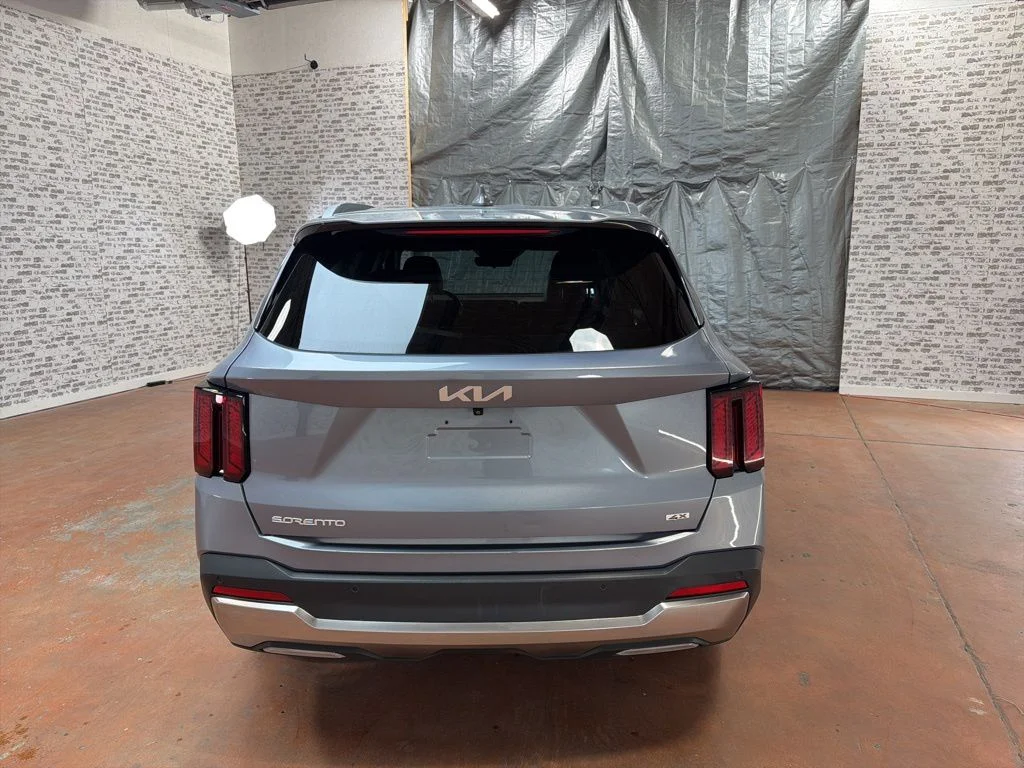 Used 2024 Silver Kia S image 6