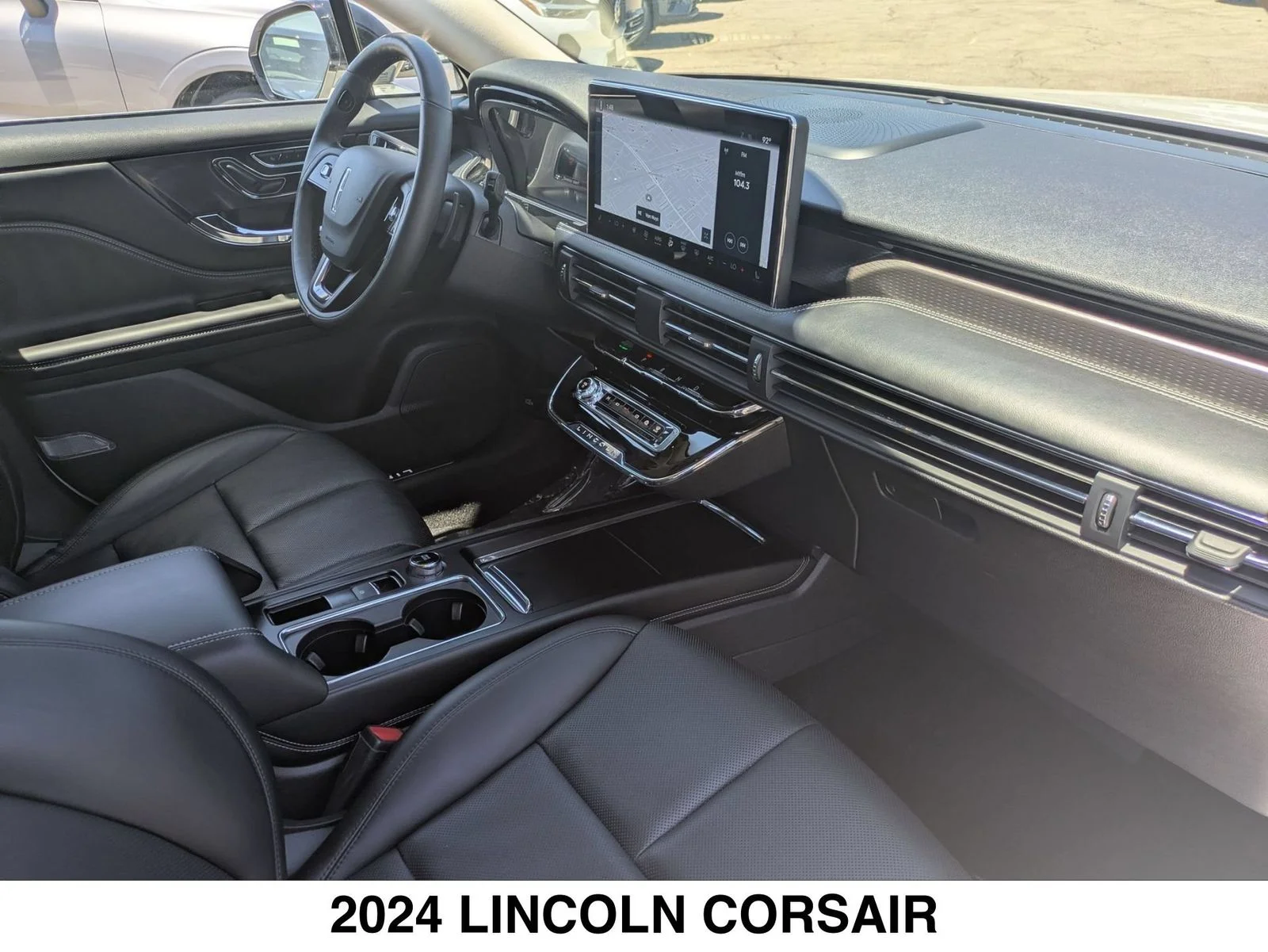 Used 2024 White Lincoln Grand Touring image 25