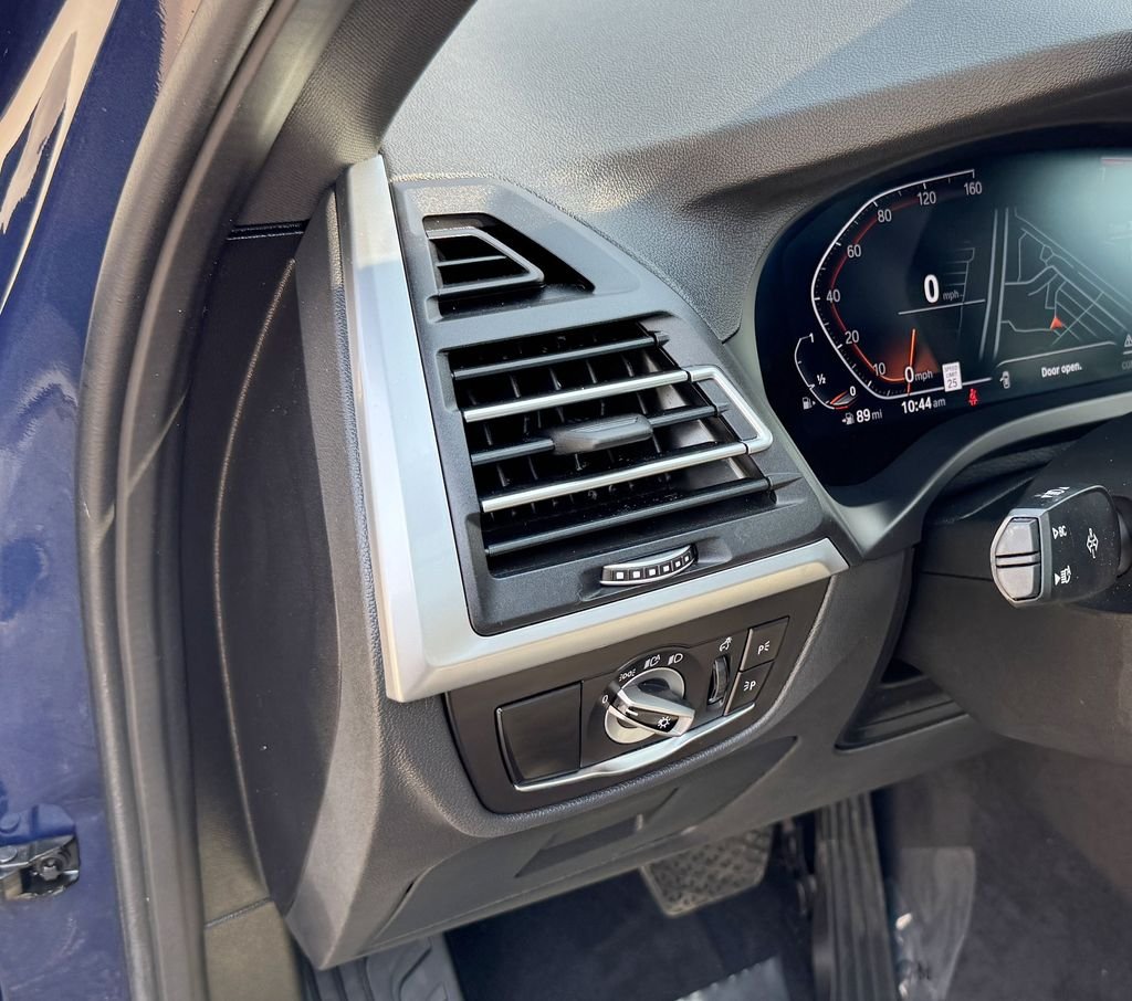 Used 2024 Blue BMW xDrive30i image 14