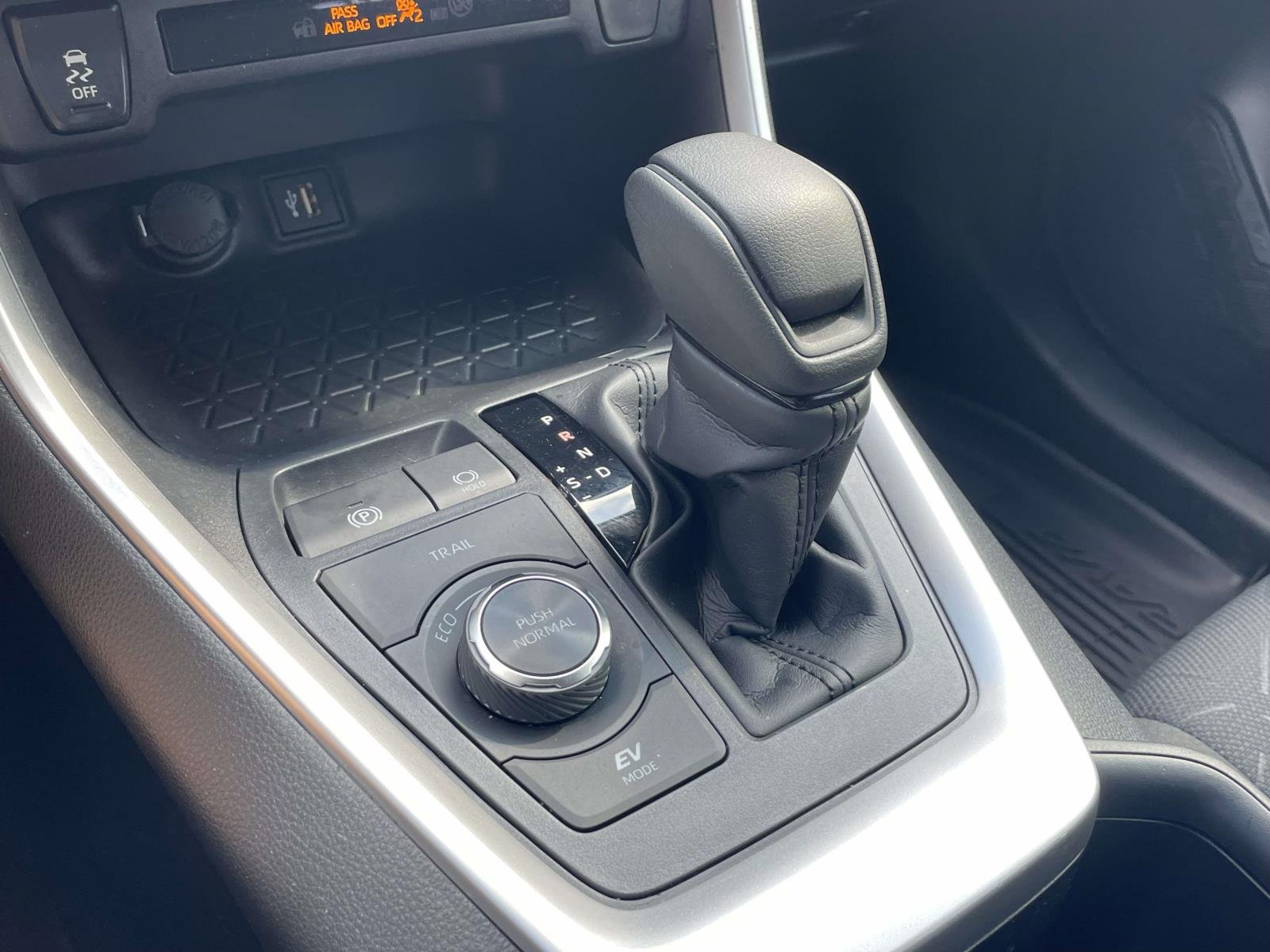 Used 2025 Magnetic Gray Metallic Toyota Hybrid XLE image 19