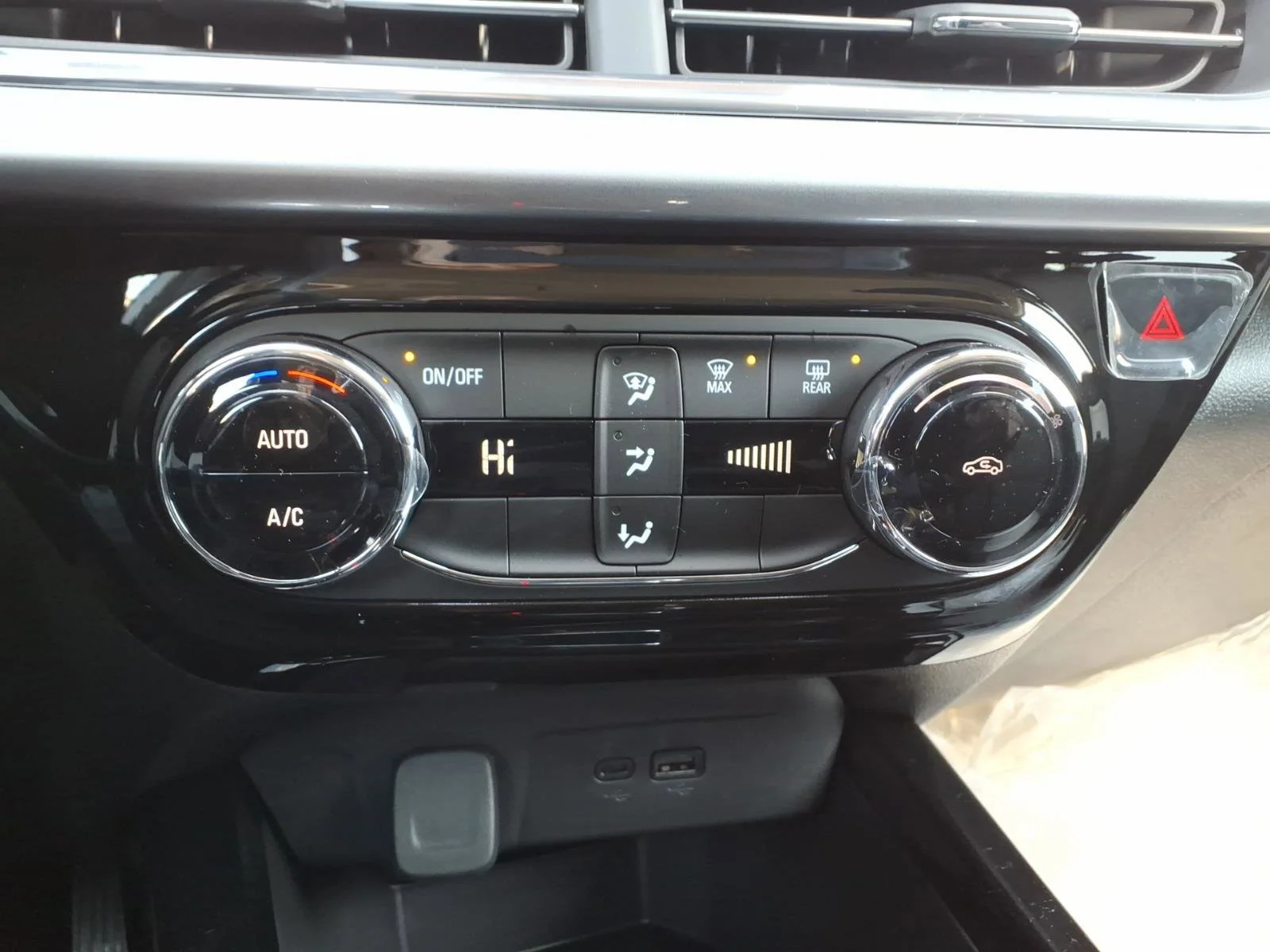 2026 Chevrolet Trax LT - Photo 10